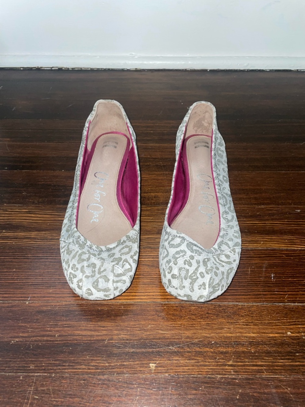 Toms Women's Light Gray Leopard Print Ballet Flats with Pink Lining
